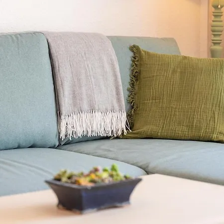 Bright 1br With Ocean Views & Pool Appartamento
